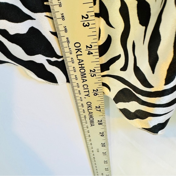 Princy by Jessica Simpson Halter Top Backless Asymmetrical Beaded Necklace Sz M - Picture 6 of 6